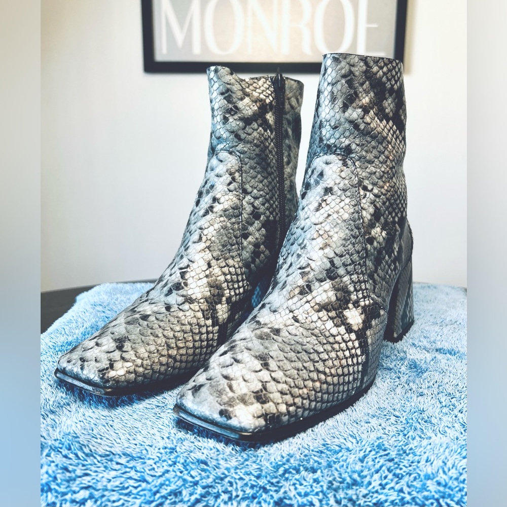 ELENA IACHI- SNAKE PRINT ANKLE BOOTS IN A SILVER, DARK GREY, A TOUCH OF BLACK